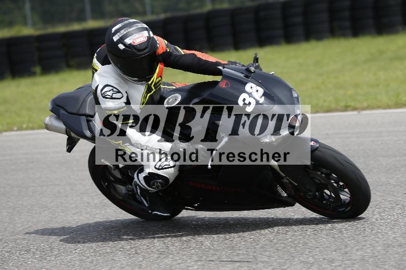 /Archiv-2024/29 12.06.2024 MOTO.CH Track Day ADR/Gruppe blau/38